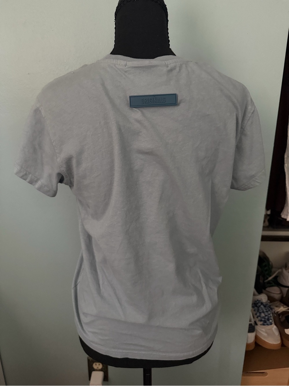 Brooklyn Cloth Women's Light Gray 'Originals' Logo Short Sleeve Tee - Picture 2 of 3